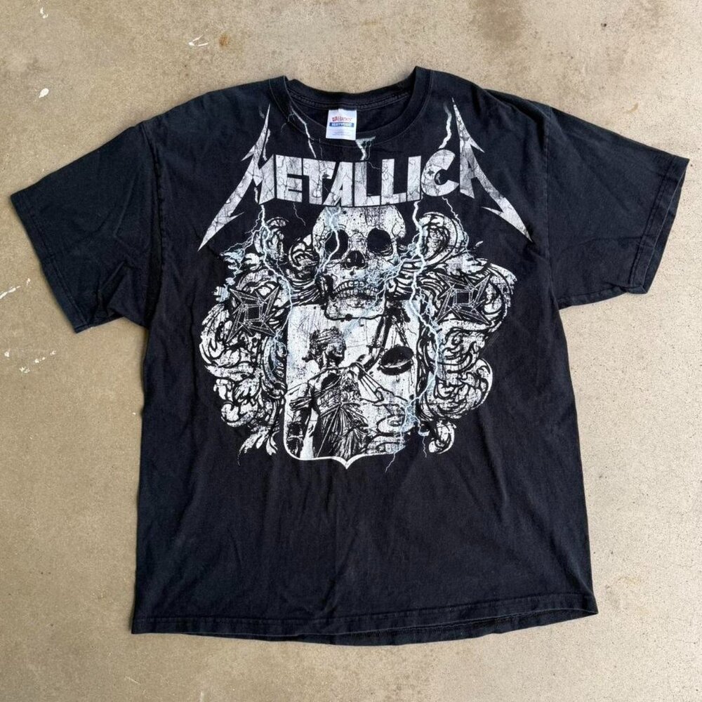 2008 METALLICA BLACK & WHITE VINTAGE BAND TEE